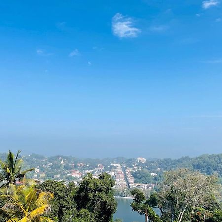 Villa Avora Ridge Kandy Bagian luar foto