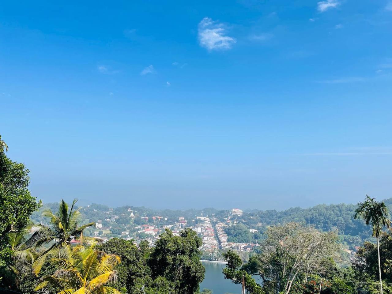 Villa Avora Ridge Kandy Bagian luar foto